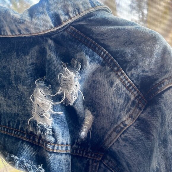 Destroyed Cropped Denim Jacket - Picture 10 of 16